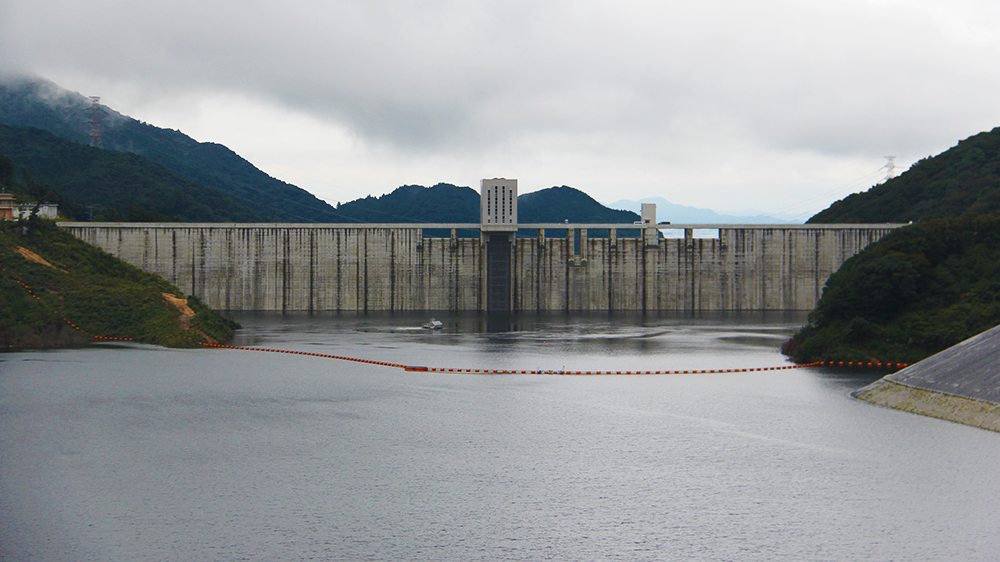 完成間近、那珂川の新名所「五ケ山ダム」