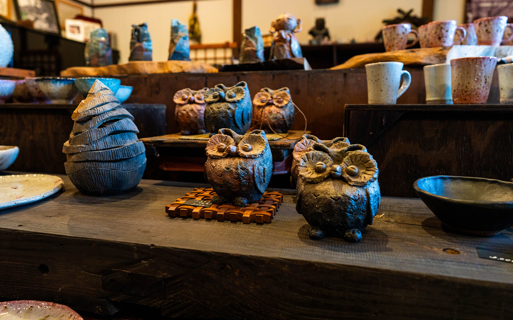 桜色の器たちが彩る秋の成竹窯ギャラリー